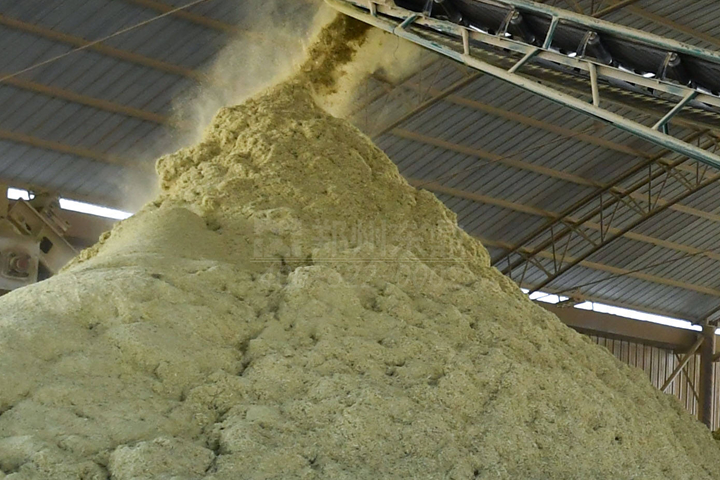生物質(zhì)烘干機廠家鄭州東鼎干燥開發(fā)了大型檸條烘干機成套設備，實現(xiàn)了檸條資源規(guī)?；弥?。
